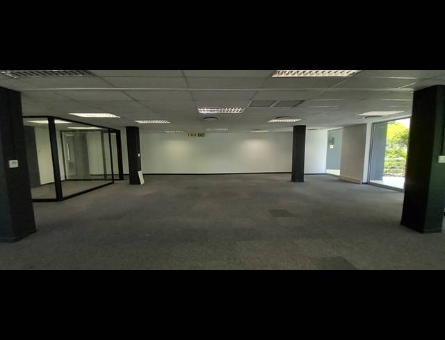 369M² OFFICE TO LET IN BRYANSTON